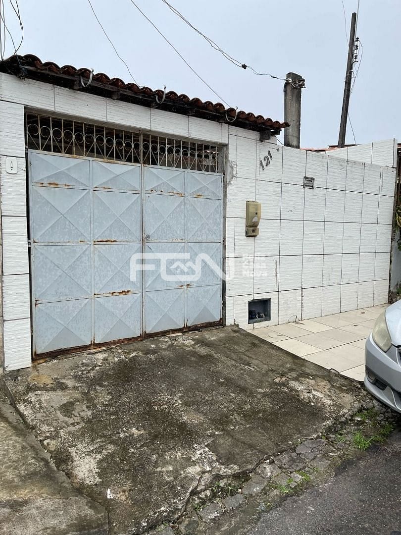 Casa à venda com 2 quartos, 10m² - Foto 2