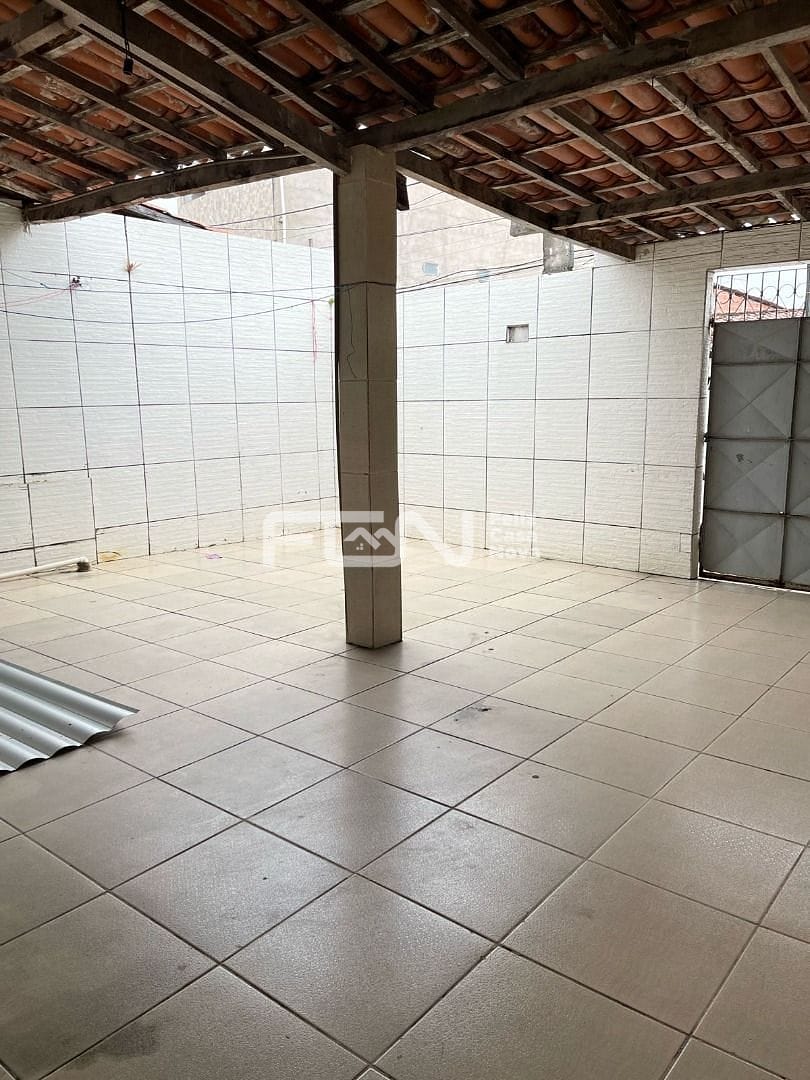 Casa à venda com 2 quartos, 10m² - Foto 3