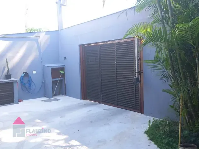 Casa com 300m² 3 quartos e 2 banheiros, à venda, no bairro Parque Maria Helena em São Paulo