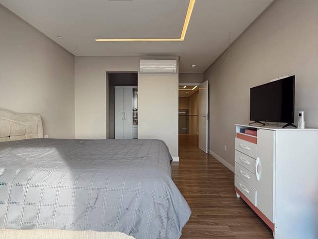 Casa com 658m² 4 quartos e 5 banheiros, à venda, no bairro Manguinhos em Serra
