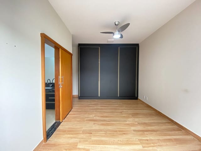 Casa com 530m² 6 quartos e 7 banheiros, para alugar, no bairro Esperança em Londrina