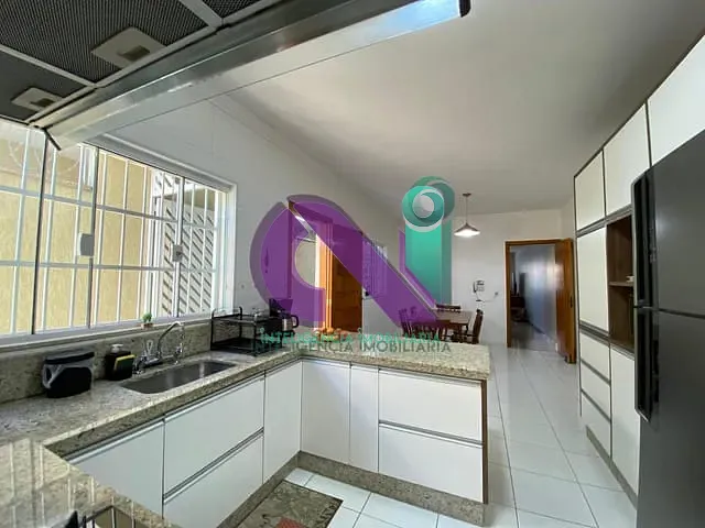 Casa 3 quartos e 4 banheiros, à venda, no bairro Jardim das Flores em Osasco