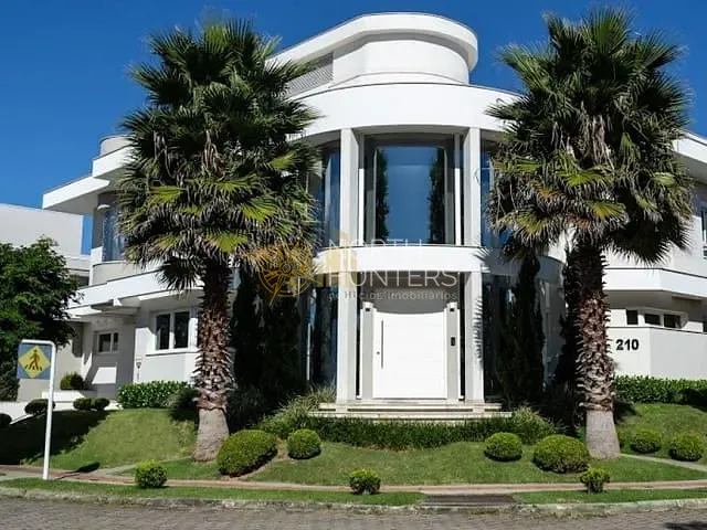 Casa com 470m² 4 quartos e 5 banheiros, à venda, no bairro Jurerê Internacional em Florianópolis