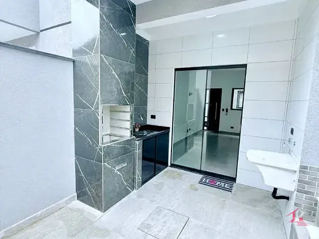 Casa 2 quartos e 3 banheiros, à venda, no bairro Laranjeiras em Itanhaém
