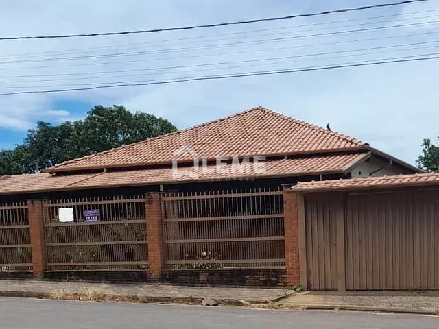 Casa com 754m² 4 quartos e 1 banheiro, à venda, no bairro São Benedito das Areias em Mococa