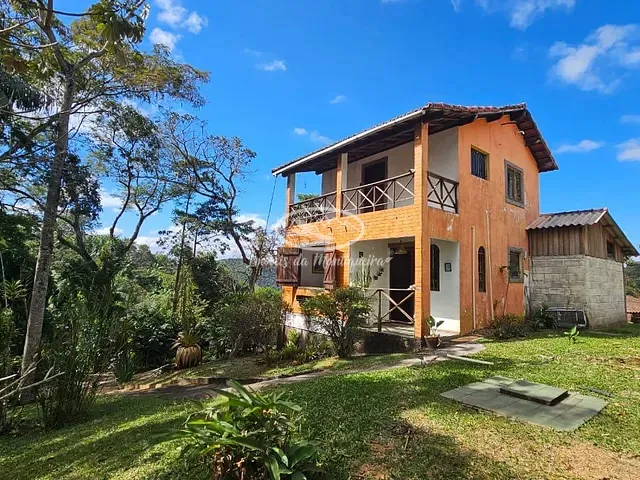 Casa com 670m² 4 quartos e 3 banheiros, à venda, no bairro Fazendinha (Penedo) em Itatiaia