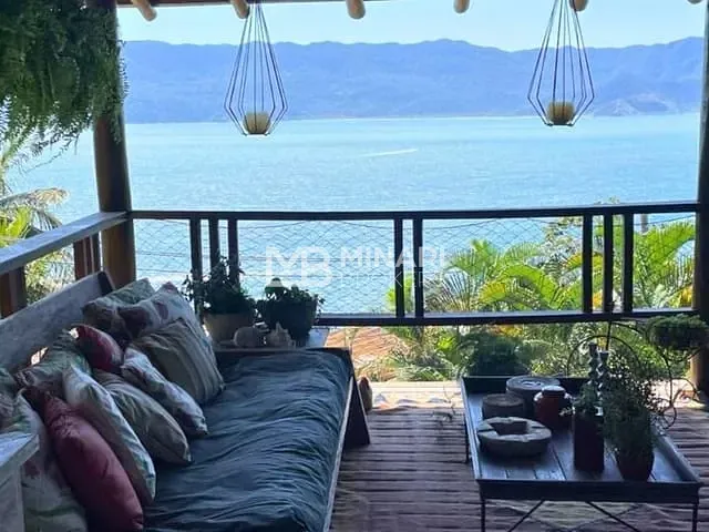 Casa 5 quartos e 7 banheiros, à venda, no bairro Barra Velha em Ilhabela
