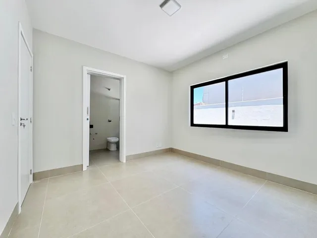 Casa com 500m² 6 quartos e 6 banheiros, para alugar, no bairro Mediterrâneo em Londrina
