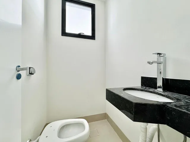 Casa com 500m² 6 quartos e 6 banheiros, para alugar, no bairro Mediterrâneo em Londrina