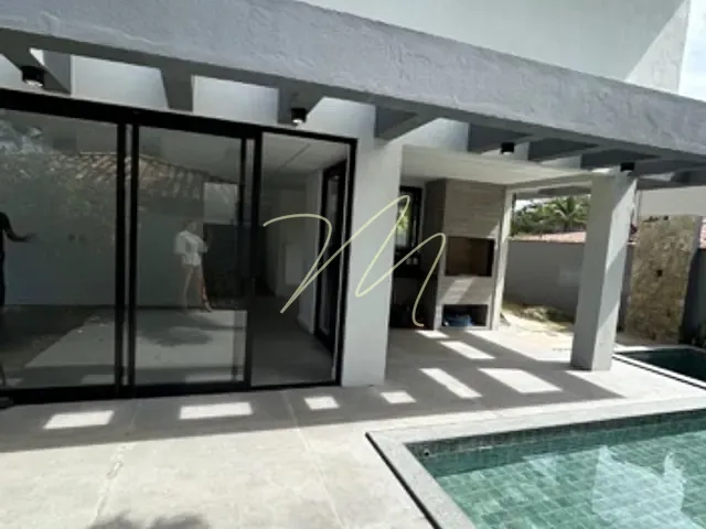 Casa 4 quartos e 5 banheiros, à venda, no bairro Nossa Senhora da Vitória em Ilhéus