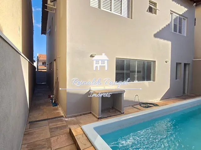 Casa com 250m² 3 quartos e 5 banheiros, para alugar, no bairro Condomínio Portal de Itu em Itu