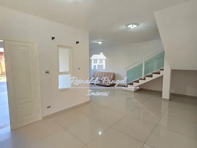 Casa com 250m² 3 quartos e 5 banheiros, para alugar, no bairro Condomínio Portal de Itu em Itu