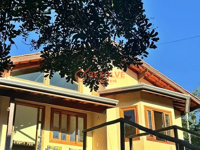 Casa com 2930m² 3 quartos e 4 banheiros, à venda, no bairro Capoeirinha em Guararema