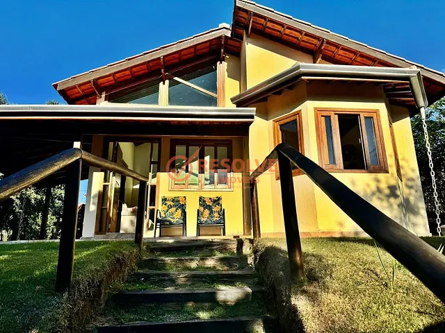 Casa com 2930m² 3 quartos e 4 banheiros, à venda, no bairro Capoeirinha em Guararema