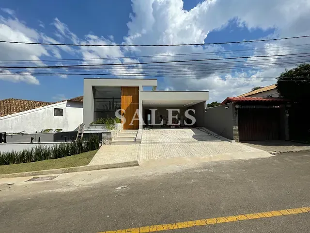 Casa com 280m² 4 quartos e 4 banheiros, à venda, no bairro São Pedro em Juiz de Fora