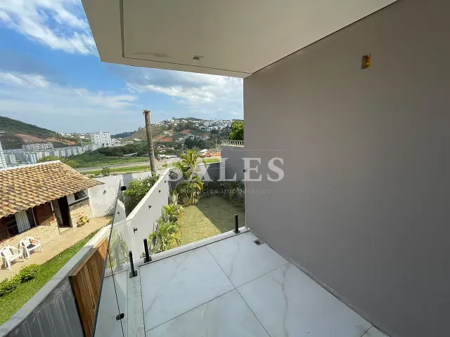 Casa com 280m² 4 quartos e 4 banheiros, à venda, no bairro São Pedro em Juiz de Fora