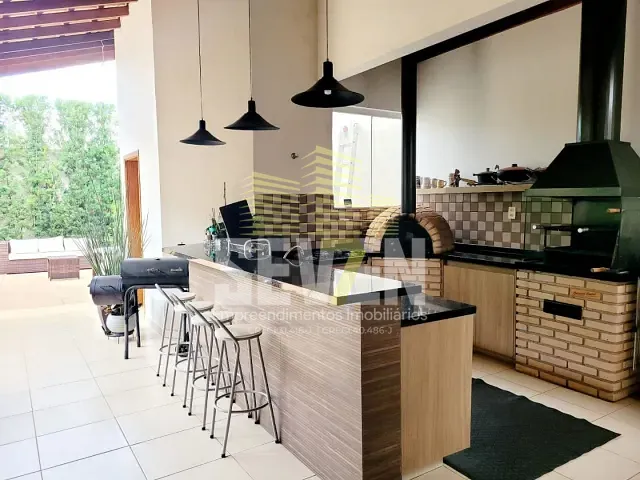 Casa com 360m², à venda, no bairro Residencial Tivoli II em Bauru