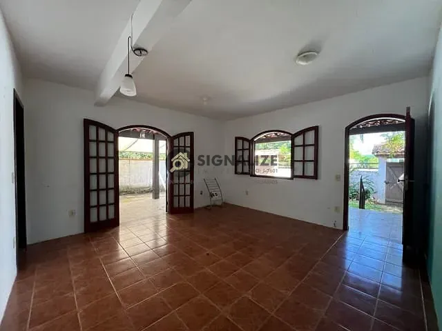 Casa com 450m² 4 quartos e 4 banheiros, para alugar, no bairro Caravelas em Armação dos Búzios