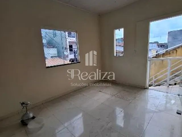 Casa 2 quartos e 1 banheiro, para alugar, no bairro Hernani Sá em Ilhéus