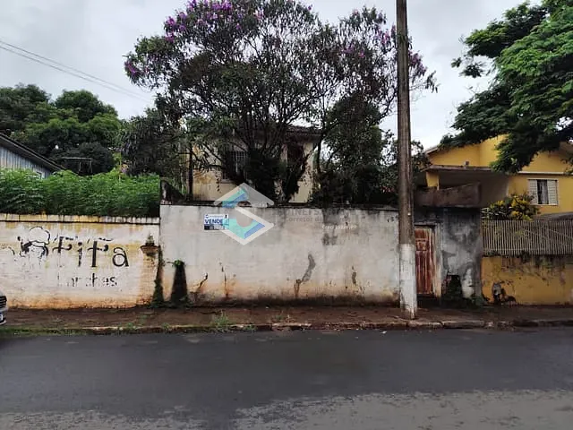 Casa 3 quartos e 2 banheiros, à venda, no bairro Centro em Jacarezinho