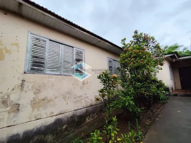Casa 3 quartos e 2 banheiros, à venda, no bairro Centro em Jacarezinho