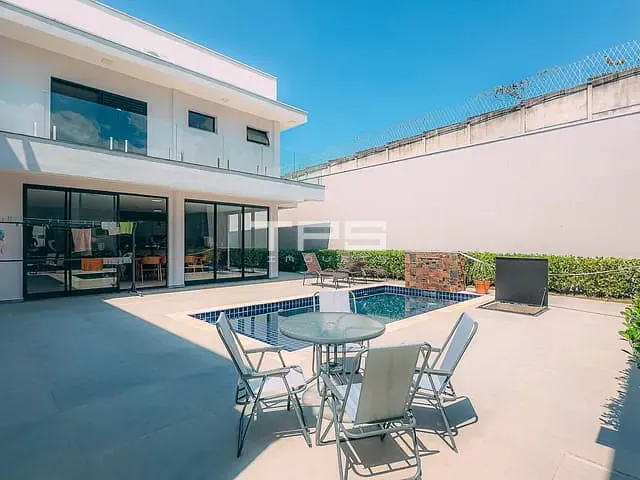 Casa 4 quartos e 3 banheiros, à venda, no bairro Jardim Panorama II em Guaratinguetá