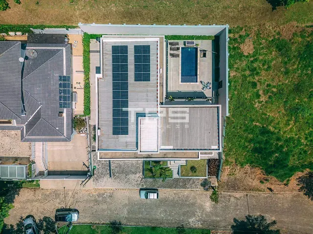 Casa 4 quartos e 3 banheiros, à venda, no bairro Jardim Panorama II em Guaratinguetá