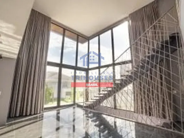 Casa 4 quartos e 6 banheiros, à venda, no bairro Campo Comprido em Curitiba