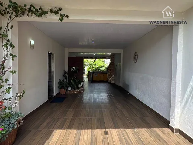 Casa com 300m² 3 quartos e 2 banheiros, à venda, no bairro Parque Tarumã em Maringá