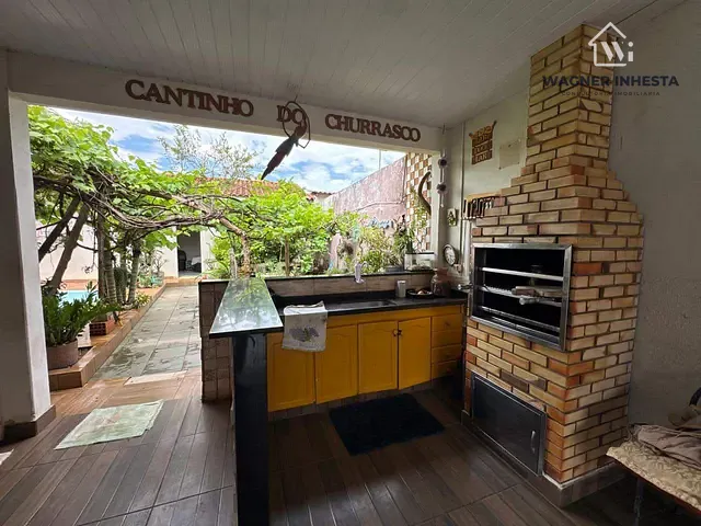 Casa com 300m² 3 quartos e 2 banheiros, à venda, no bairro Parque Tarumã em Maringá