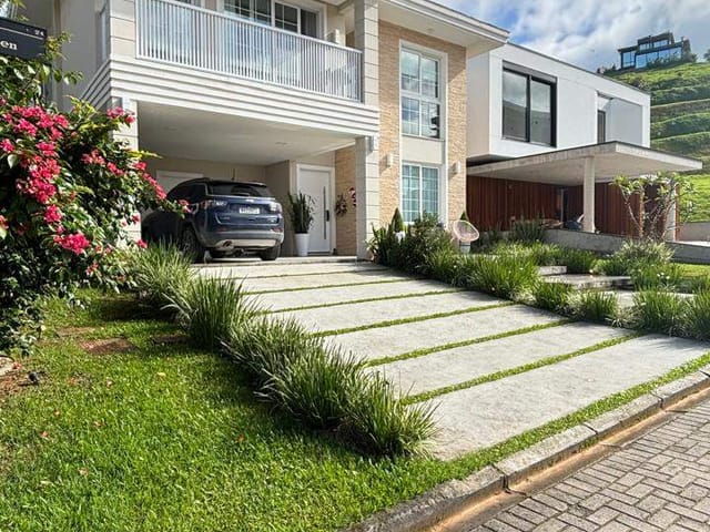 Casa 4 quartos e 5 banheiros, à venda, no bairro Rio do Meio em Itajaí