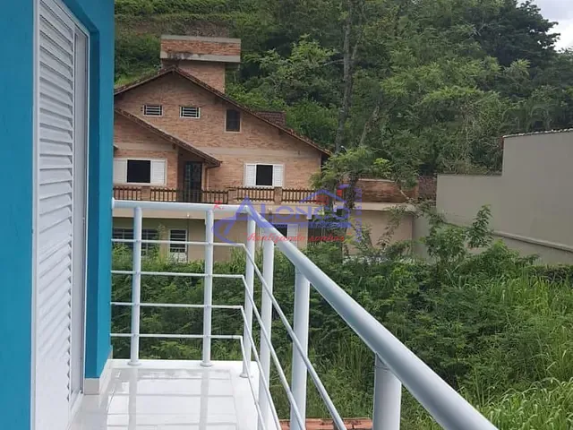 Casa com 400m² 5 quartos e 3 banheiros, à venda, no bairro Mar Verde em Caraguatatuba