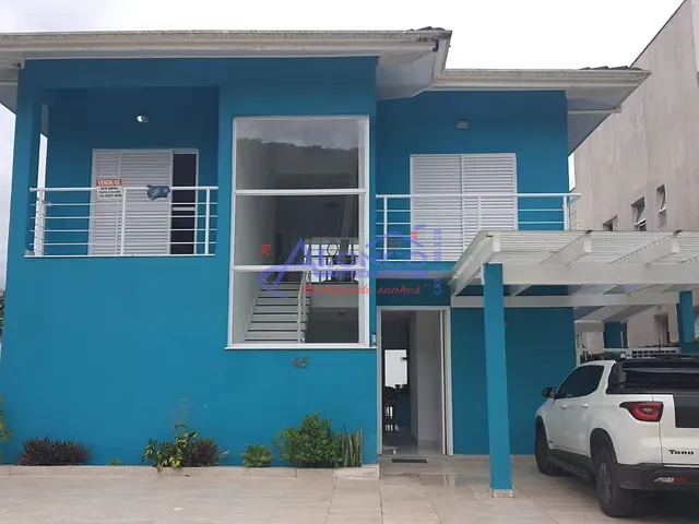 Casa com 400m² 5 quartos e 3 banheiros, à venda, no bairro Mar Verde em Caraguatatuba