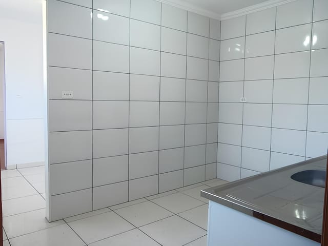 Casa 1 quarto e 1 banheiro, para alugar, no bairro Parque Erasmo Assunção em Santo André