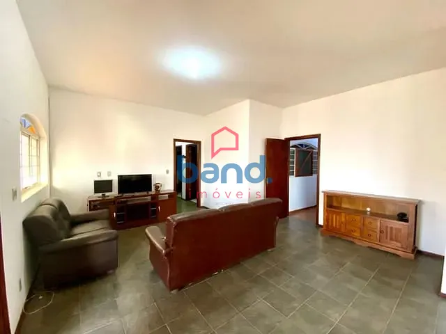 Casa com 327m² 3 quartos e 2 banheiros, à venda, no bairro Jardim Julita em Porto Feliz