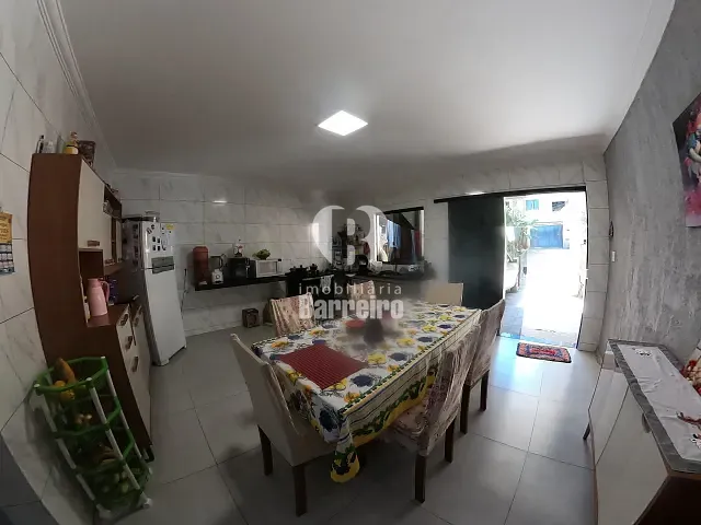 Casa com 250m² 4 quartos e 2 banheiros, à venda, no bairro Petrópolis (Barreiro) em Belo Horizonte