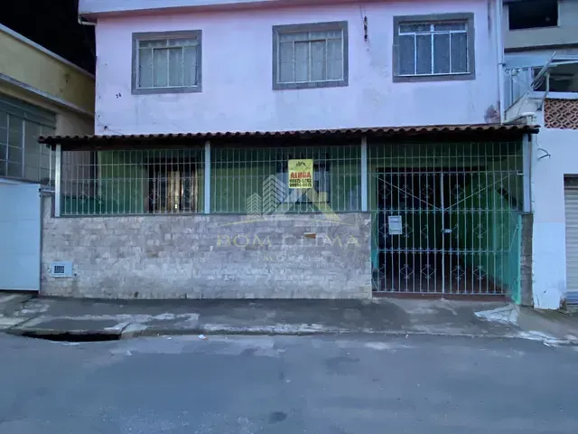 Casa 2 quartos e 1 banheiro, para alugar, no bairro São Tarcísio em Juiz de Fora