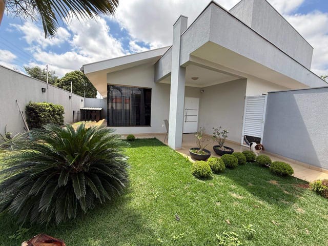Foto do Casa - Venda | Casa com 230,00 m² de construção e terreno 398,36 m², 4 dormitório(s), ampla área gourmet com piscina.  Na parte alta do Jardim Monte Rei, Maringá | Benites & Gonzaga Imóveis