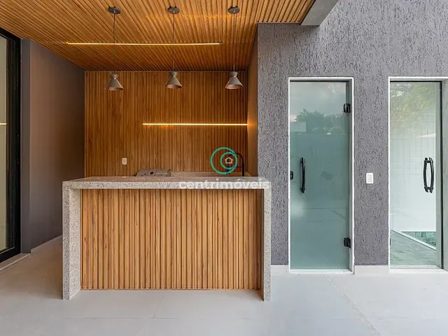Casa com 350m² 4 quartos e 6 banheiros, à venda, no bairro Barra da Tijuca em Rio de Janeiro