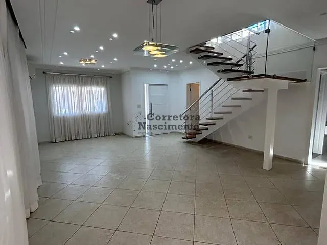 Casa com 330m² 3 quartos e 3 banheiros, para alugar, no bairro Cidade Jardim em Jacareí