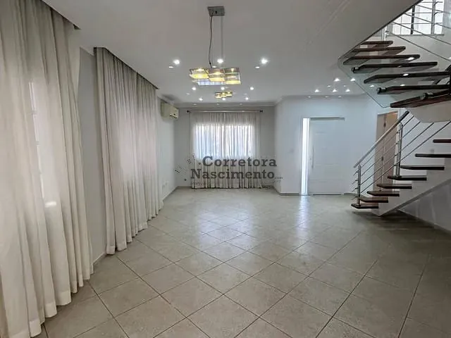 Casa com 330m² 3 quartos e 3 banheiros, para alugar, no bairro Cidade Jardim em Jacareí
