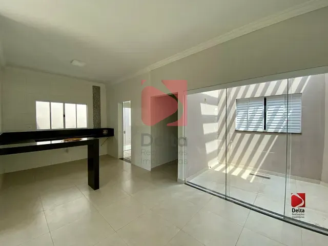 Casa com 205m² 3 quartos e 2 banheiros, à venda, no bairro Jardim Ferrarezzi em Pirassununga