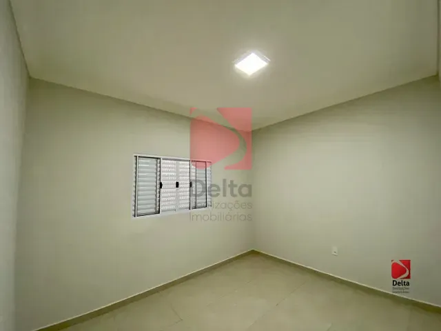 Casa com 205m² 3 quartos e 2 banheiros, à venda, no bairro Jardim Ferrarezzi em Pirassununga