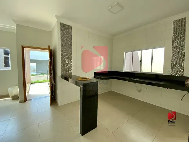 Casa com 205m² 3 quartos e 2 banheiros, à venda, no bairro Jardim Ferrarezzi em Pirassununga