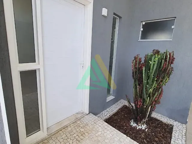 Casa com 300m² 2 quartos e 3 banheiros, à venda, no bairro Residencial do Bosque em Mogi Mirim