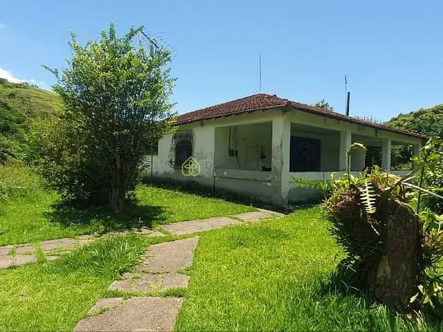 Casa com 2310m² 4 quartos e 3 banheiros, à venda, no bairro Vila Pinheiro em Itatiaia