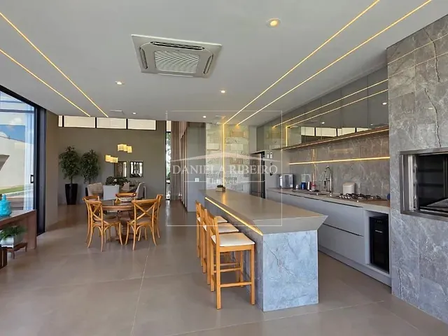 Casa com 2600m² 6 quartos e 7 banheiros, à venda, no bairro Recanto do Salto em Londrina