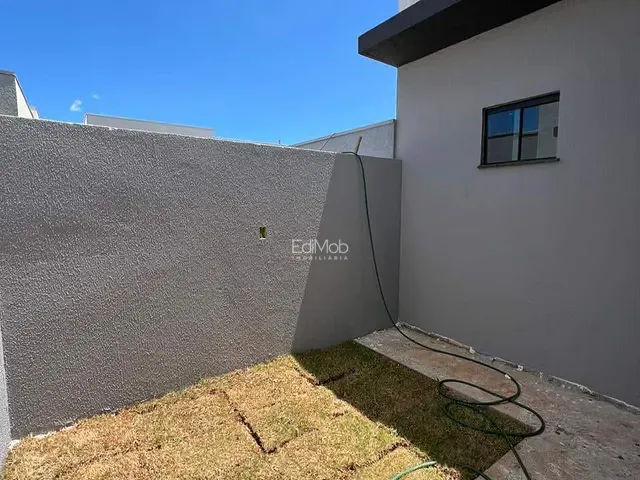 Casa com 100m² 2 quartos e 2 banheiros, à venda, no bairro Positano em Cascavel