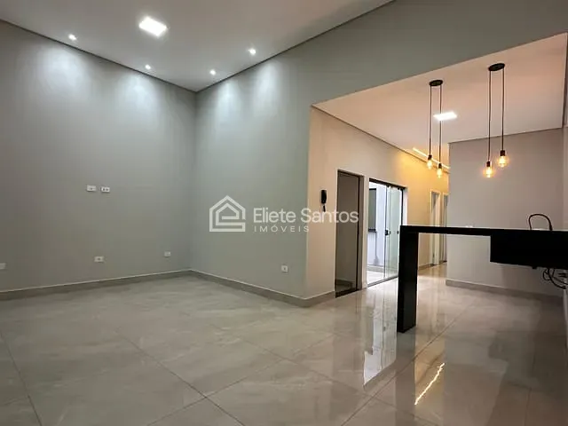 Casa com 129m² 3 quartos e 2 banheiros, à venda, no bairro Vila Pântano II em Santa Bárbara D'Oeste