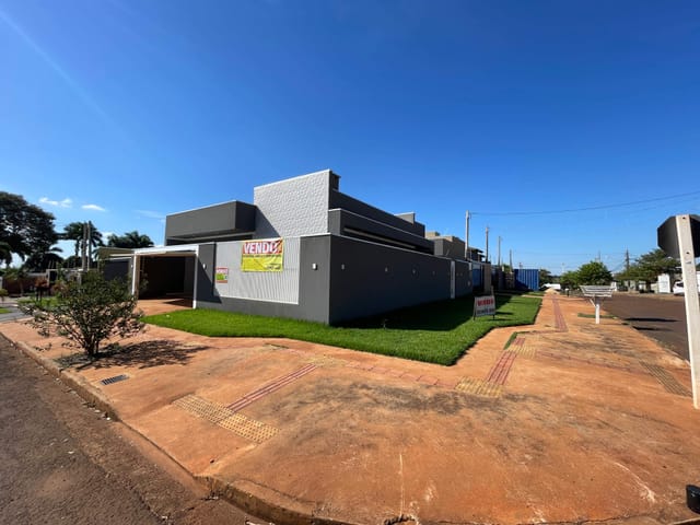 Casa com 200m² 3 quartos e 2 banheiros, à venda, no bairro Vila Esperança em Dourados